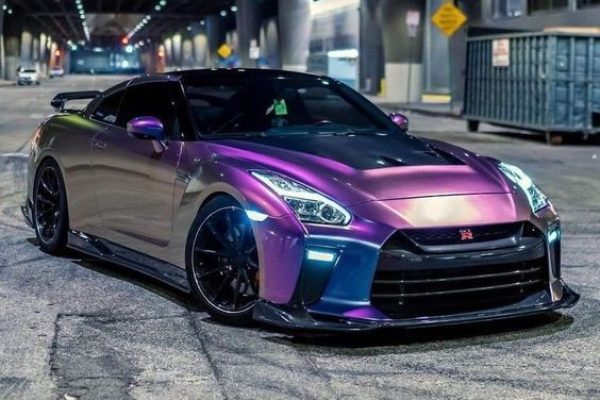 Color shift WRAP Nissan GT-R R35
